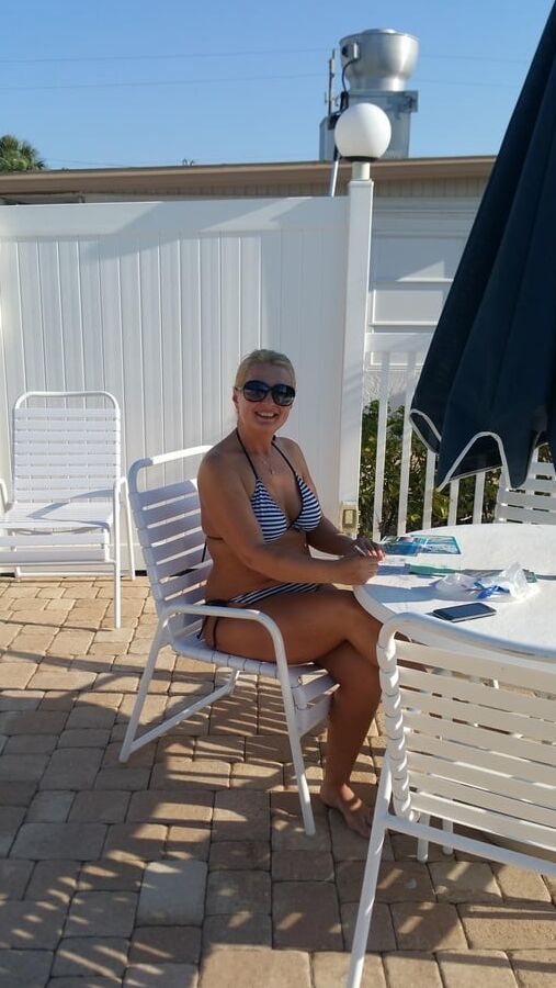 Sexy mature (nonude)