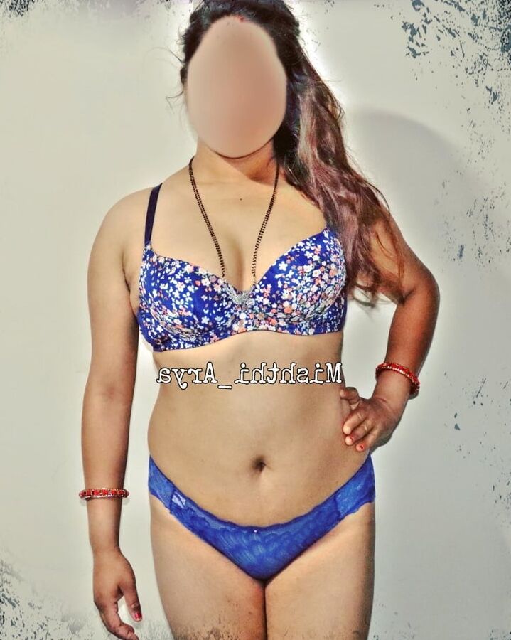 Misthi Arya Couple : Gorgeous Desi Couple with skinny legs