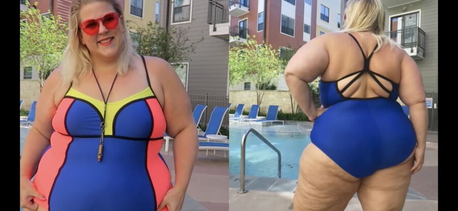 BBW Girl in Swimsuit