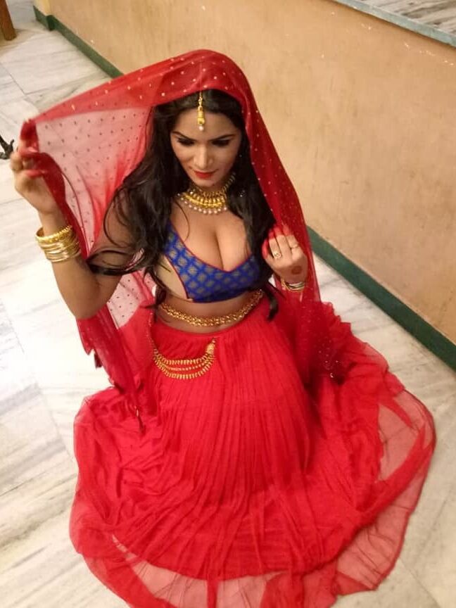 PRIYA TIWARI AKA SHRUTI BHABHI