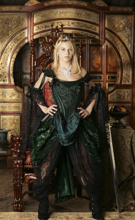 Mary Anne sexy blonde