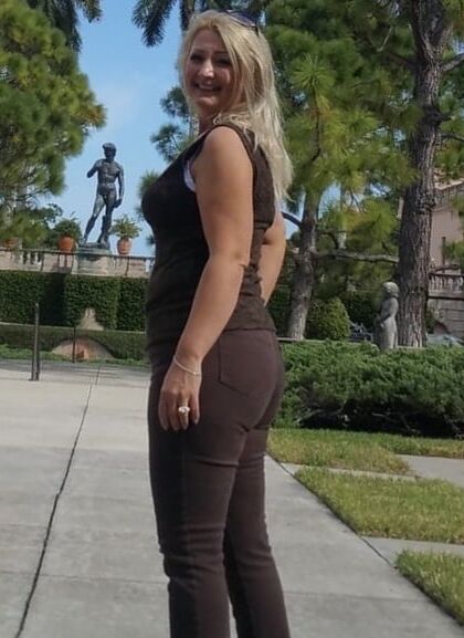 Sexy mature (nonude)