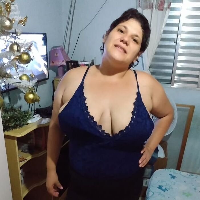 Curvy amateur Milf Nadia y (cum &amp; comment)