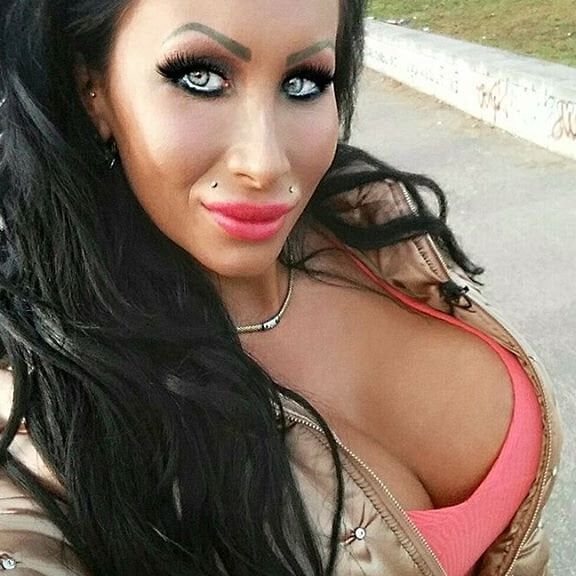 wonder women milf boobs