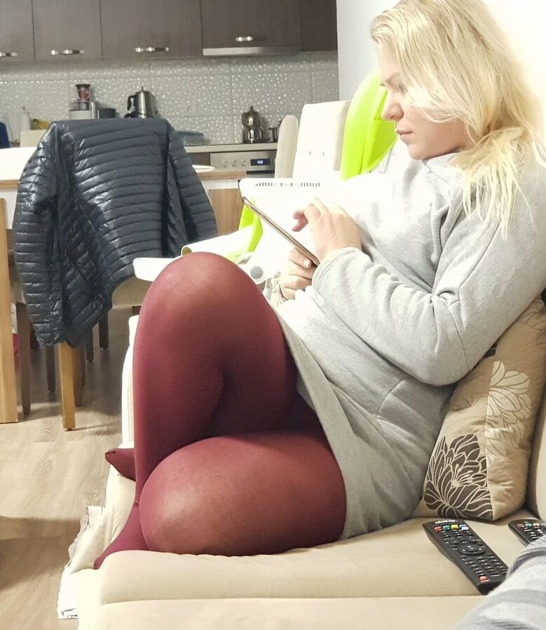 Polish Pantyhosed Slut MILF