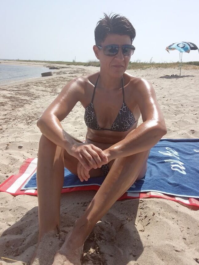 Greek Short hair Milf from Social Media : Eleni