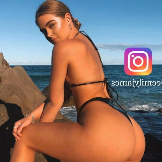 Big Australian Booty: Emily James