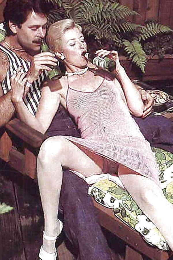 JULIET ANDERSON (The sexy hot AUNT PEG)