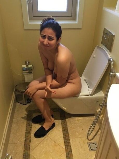 DESi Newly Married Wife HONEYMOON pICS