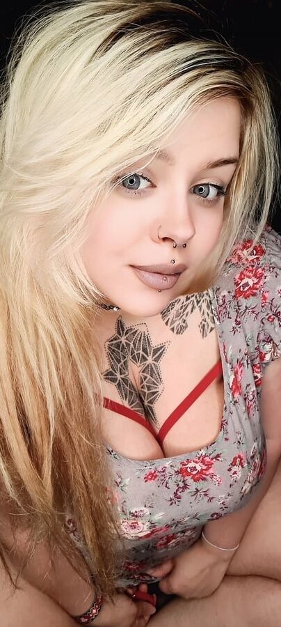 Sexy as fuck Fat MILF Slut