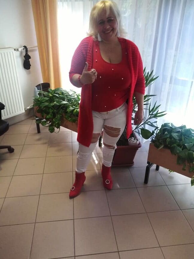 Hun Gipsy facebook Milf