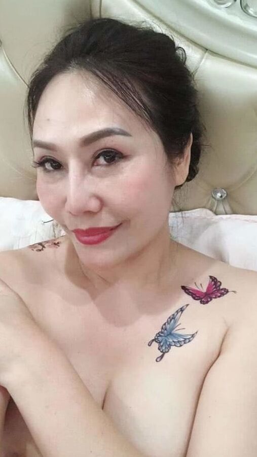 Ibu tetek Besar puki besar
