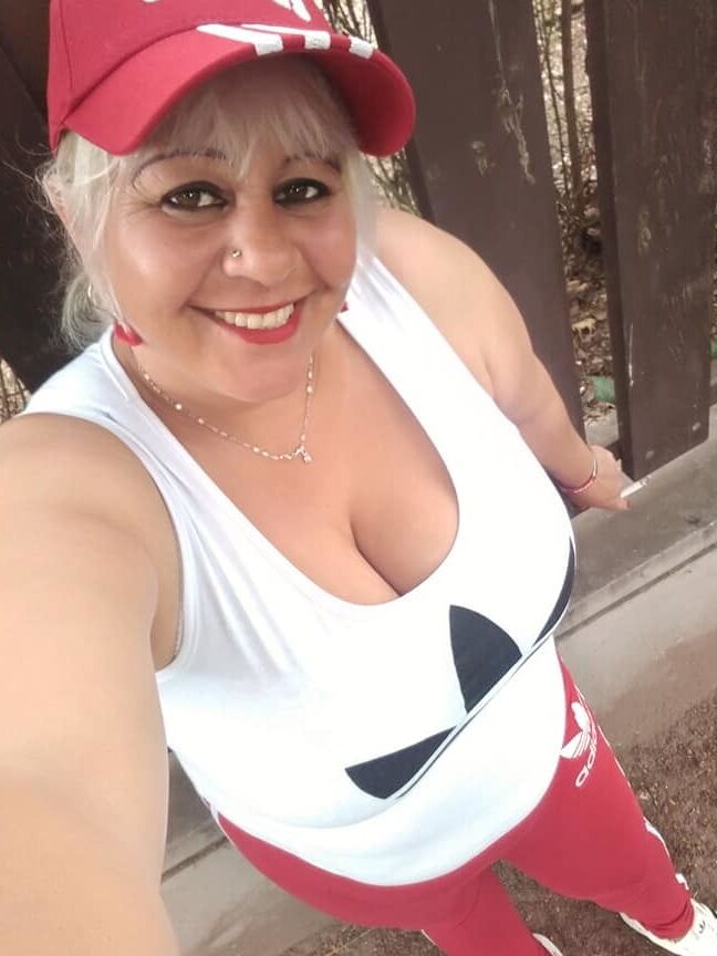 Hun Gipsy facebook Milf