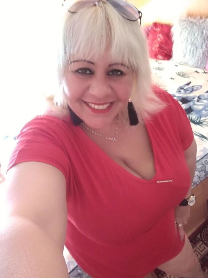 Hun Gipsy facebook Milf
