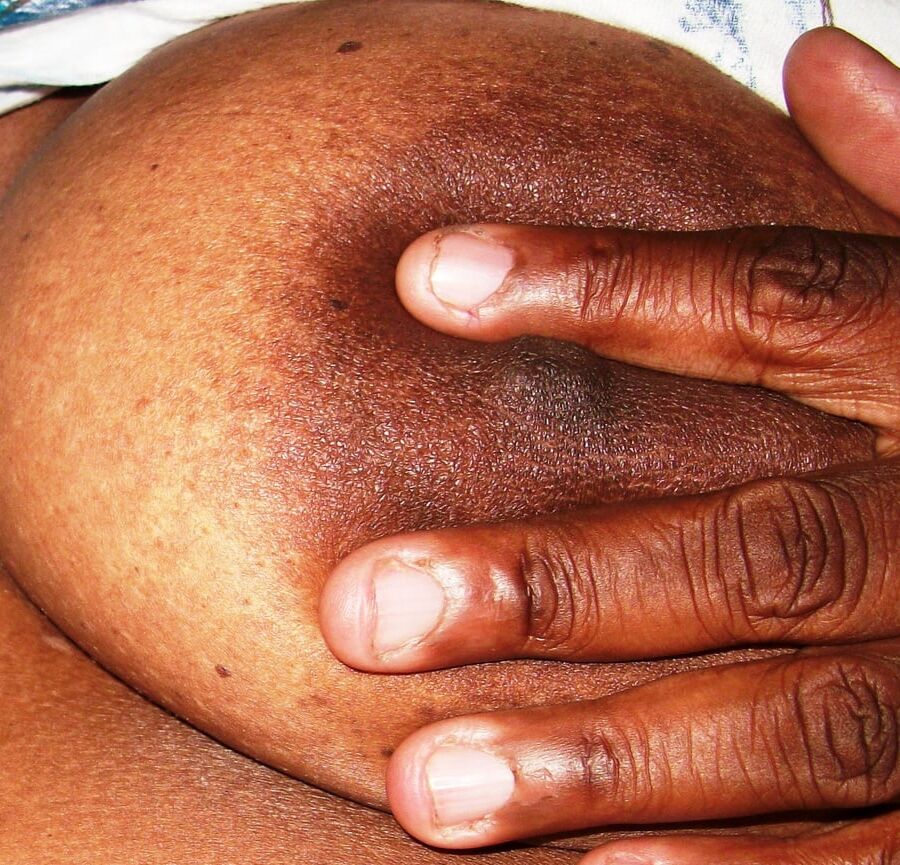 Ebony Wife&;s Nice Tits