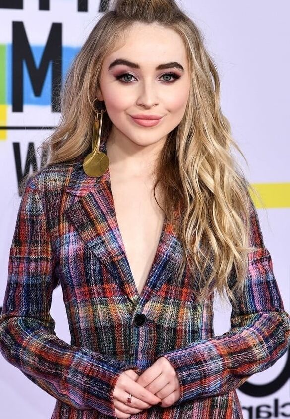 SABRINA CARPENTER PICTURES