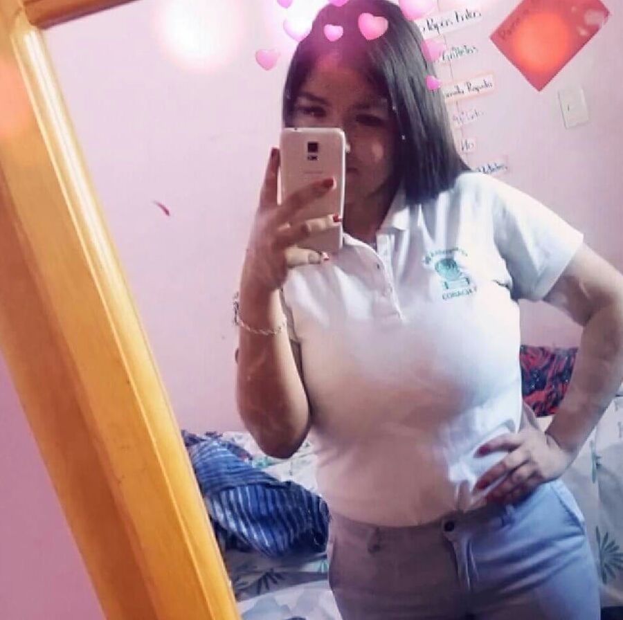 Laura con mega TETAS