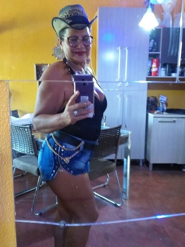 COROA ALDENORA
