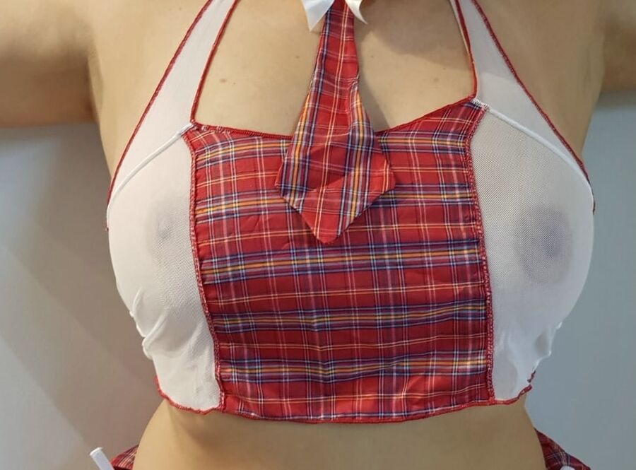 Brazilian wife exhibitionist - Front &amp; Back.