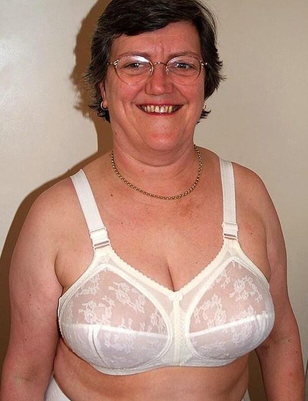 smutty granny for your wank