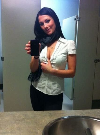 REAL NURSES AT WORK - SEXY SELFIES
