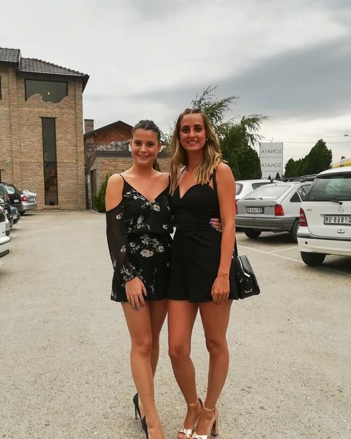 Vitka jebacica za guzenje