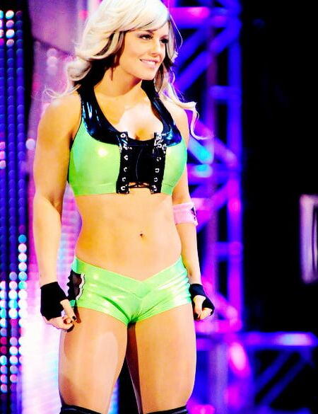 WWE&;s Kaitlyn- Leaked Pics