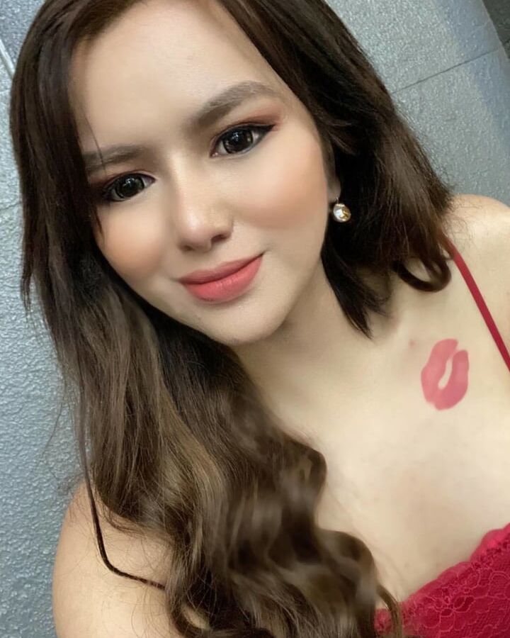 Nadine escort