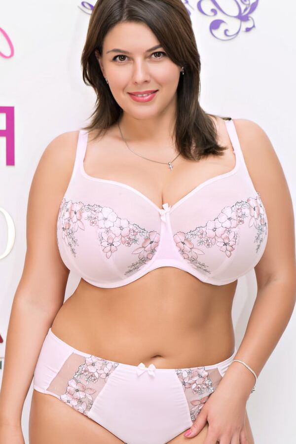 Xenia Queen brazerie.ua