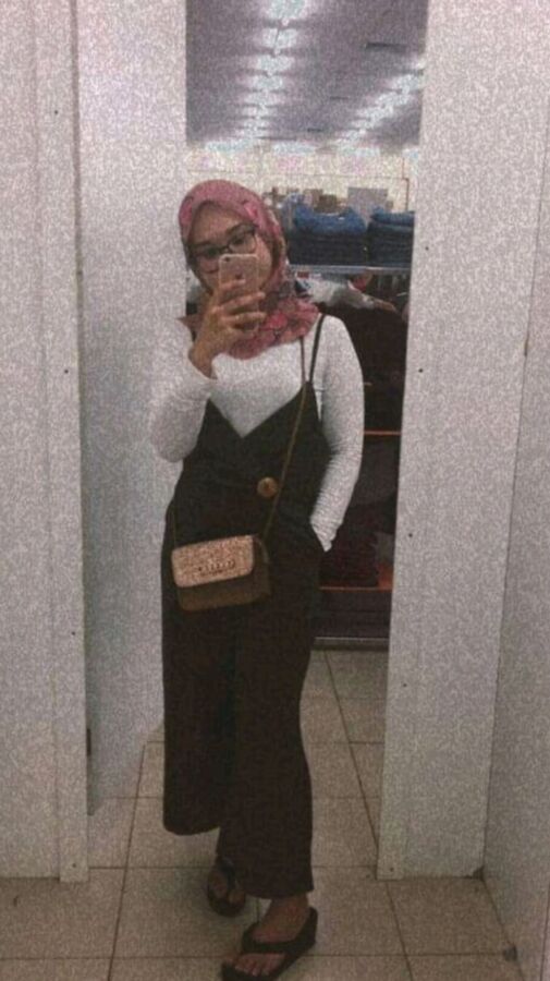 Preggy, pretty.