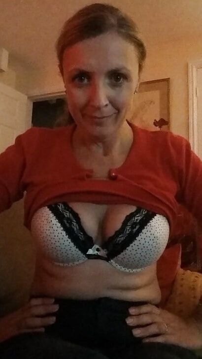 Blonde Mom Milf Webslut exposed Mass favs Mom of one boy