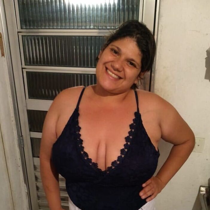Curvy amateur Milf Nadia y (cum &amp; comment)