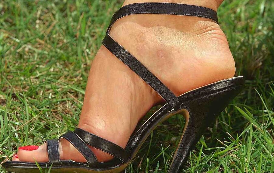 used Heels HUT seamed Nylons fetish public