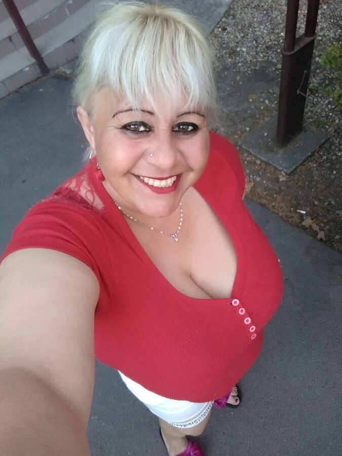 Hun Gipsy facebook Milf