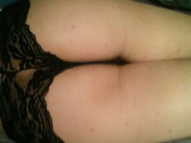 Zofe Nico devot mit Nylons und Dessous Ber.. Dresden