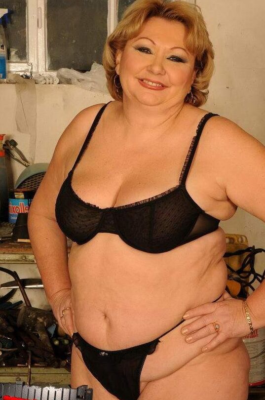 Sexy as fuck Fat MILF Slut