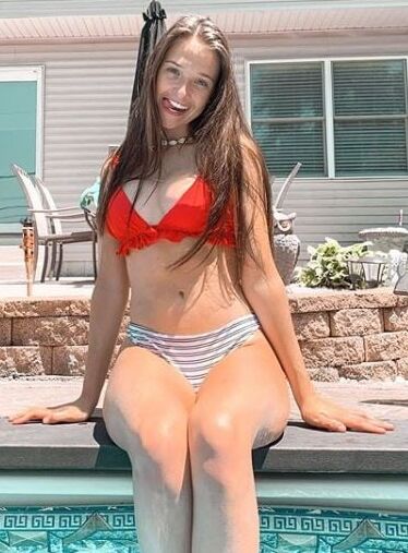 How hot are these nonude girls?