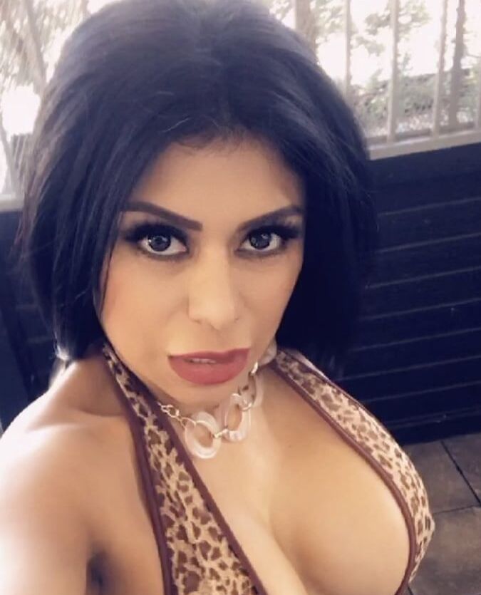 Todays Wank Target...Bangin Hot MILF Gabby Quinteros