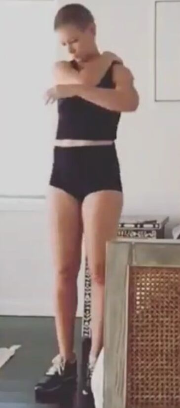 Evangeline Lilly in hot pants