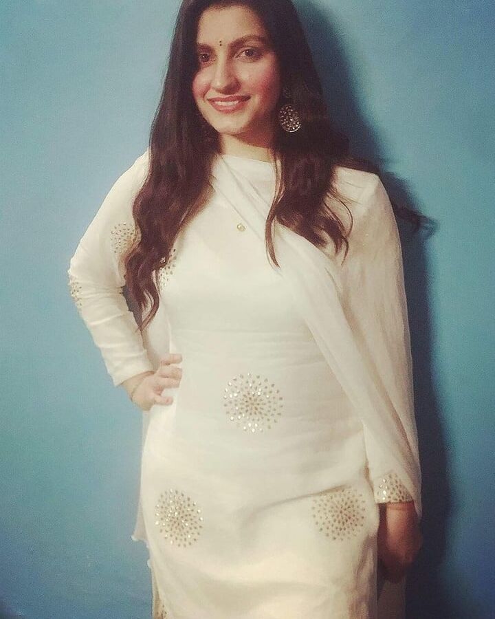 Sexy indian bhabhi for tributes and captions