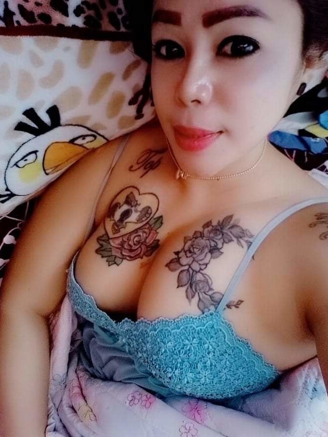 Ibu tetek Besar puki besar