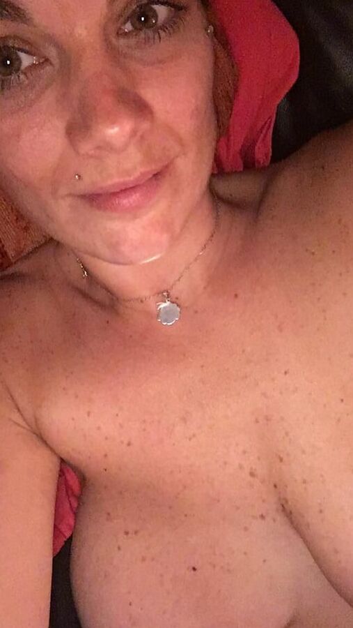 MILF SLUT MATURE (Exposed French)