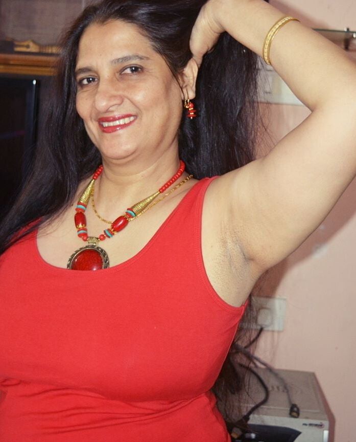 Indian Mature North Desi Mom