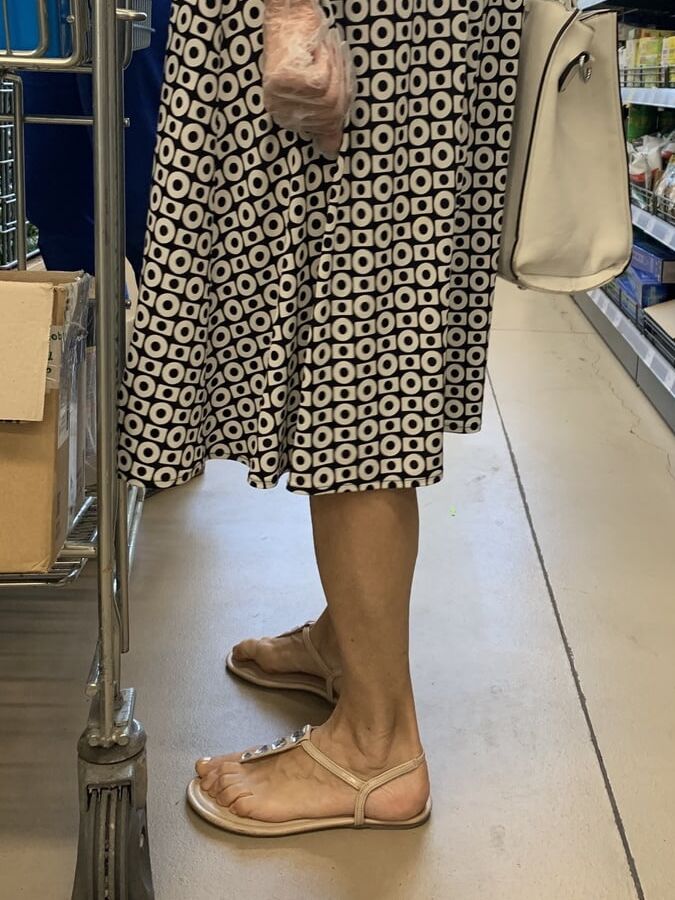 Upskirt sexy granny. Hot milf