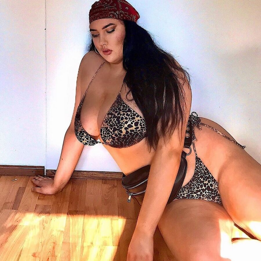 Finnish big tits BBW hottie Anni