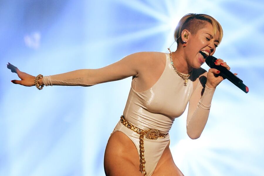 Sexy Miley - MTV EMAs