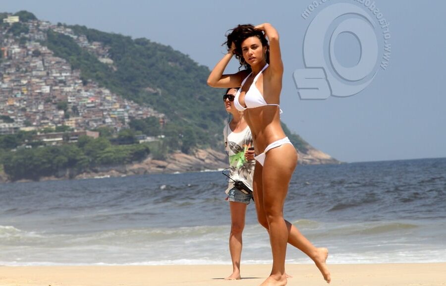 Debora Nascimento
