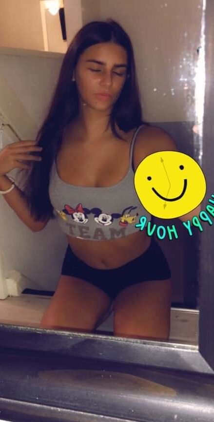 Sexy girl Nicole from Belfast