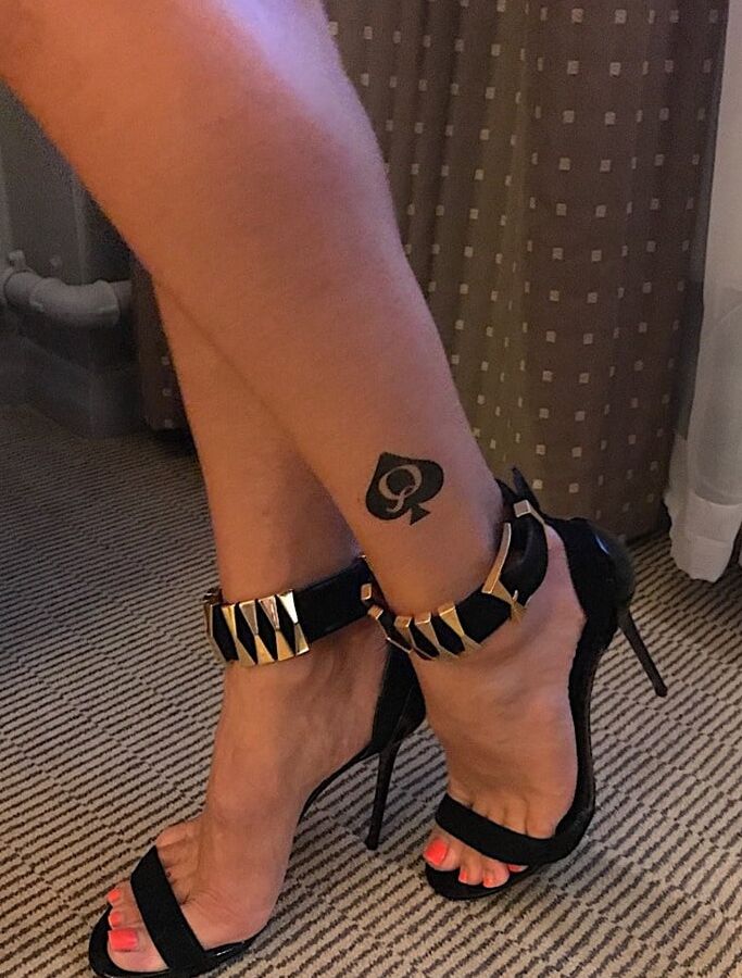 Heels &amp; sexy feet