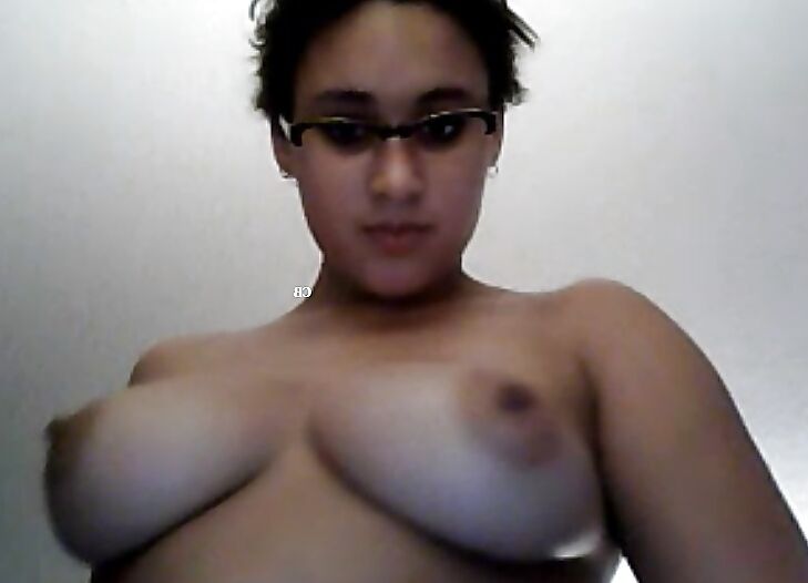 Tetona con lentes